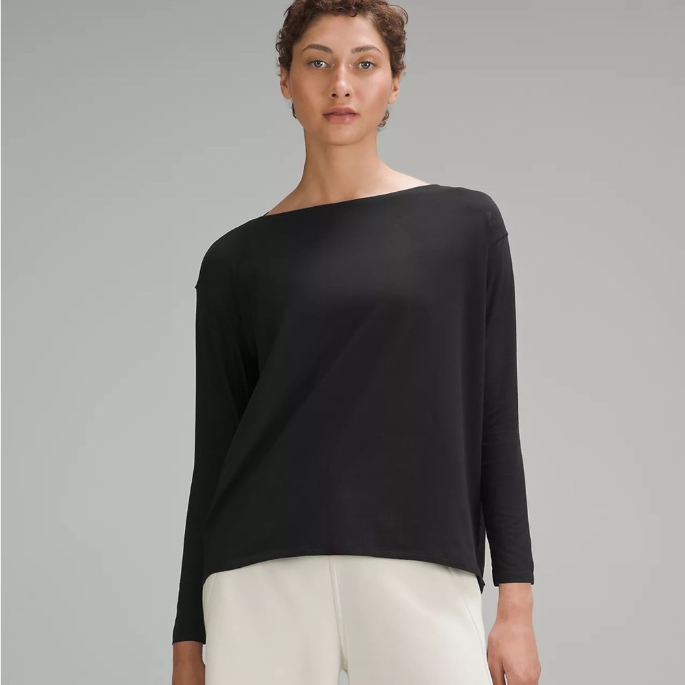 Lululemon Back in action long sleeve black top